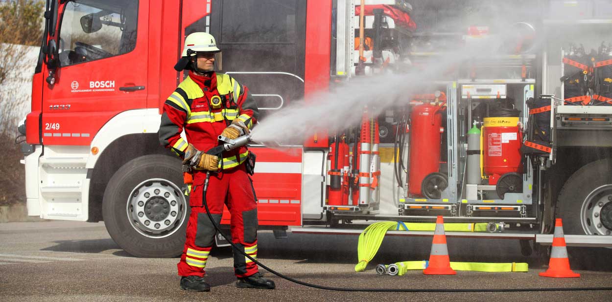 Fahrzeug mit halbstationärer Löschtechnik